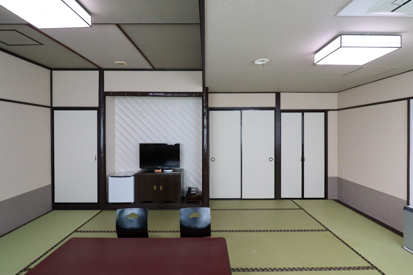 料理旅館なごや花亭美よし 10畳の和モダン客室