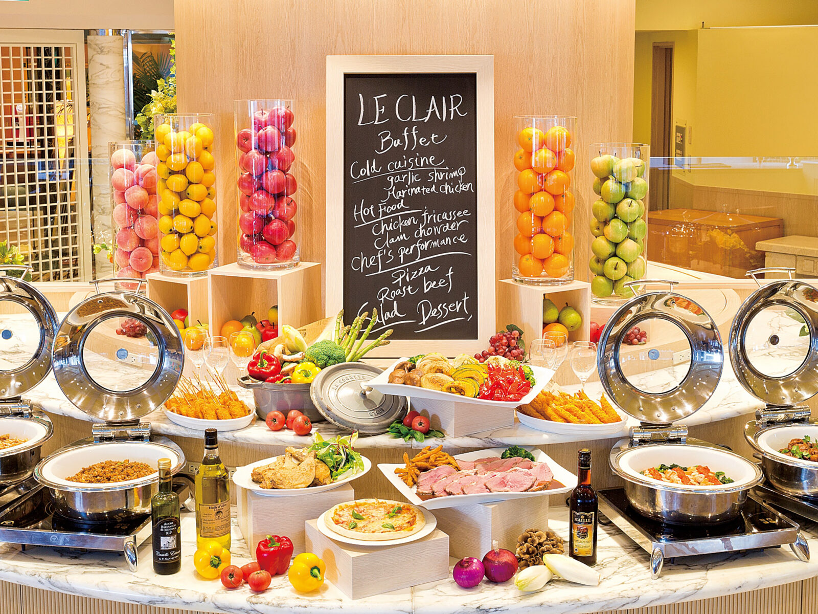 京王プラザホテル八王子 レストラン ル クレール ご朝食は豊富なメニューの和洋バイキングをお楽しみください。